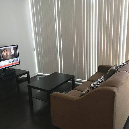 Trinity Suites - Condo On York Street Toronto Eksteriør billede